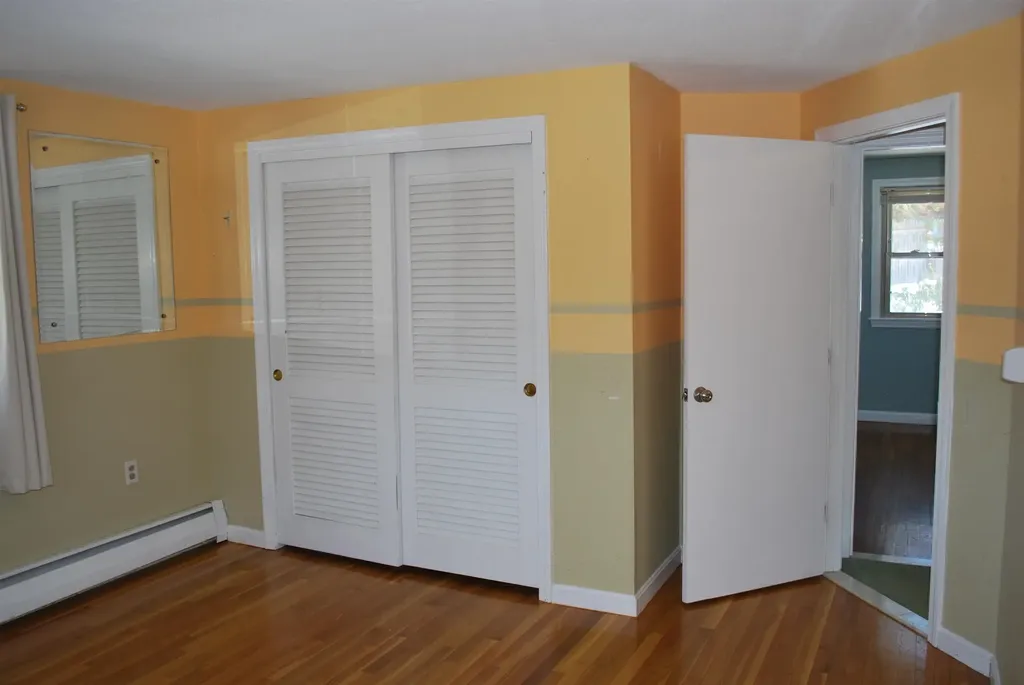 12 Oakdale Avenue Nashua NH 03062