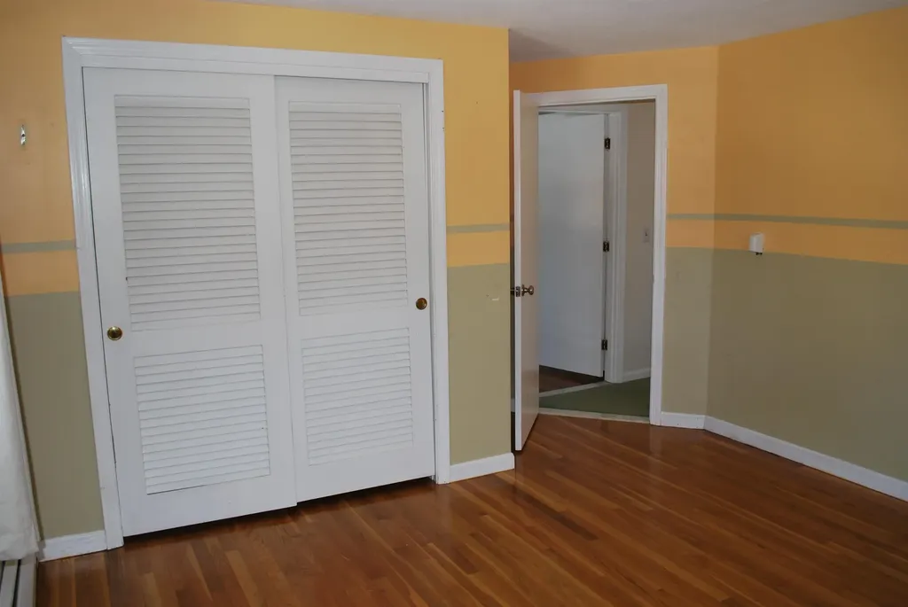 12 Oakdale Avenue Nashua NH 03062