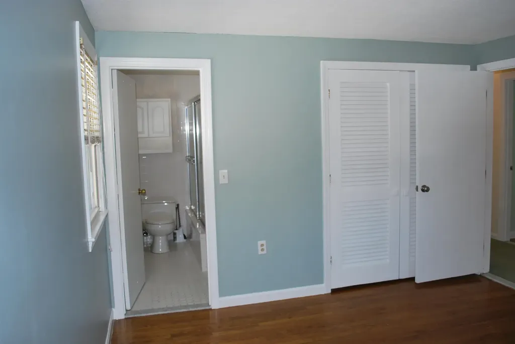 12 Oakdale Avenue Nashua NH 03062