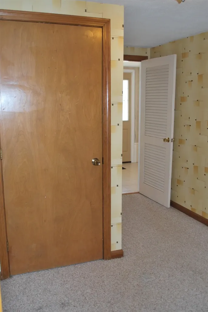 12 Oakdale Avenue Nashua NH 03062