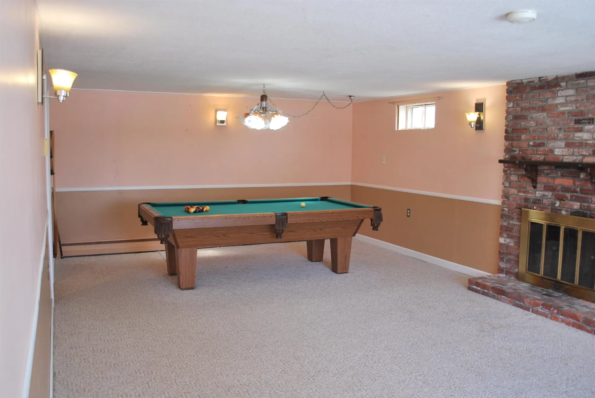 12 Oakdale Avenue Nashua NH 03062