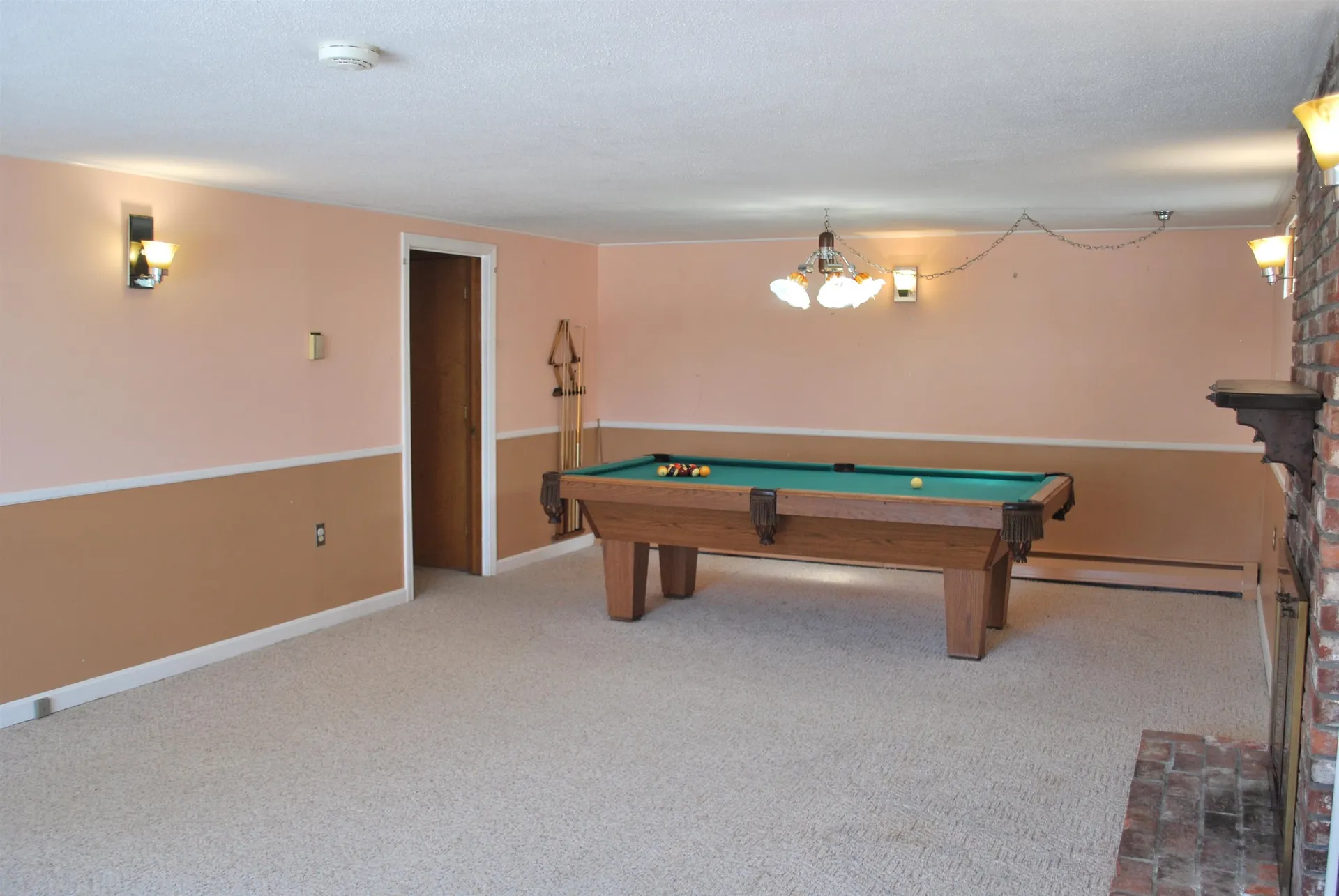 12 Oakdale Avenue Nashua NH 03062