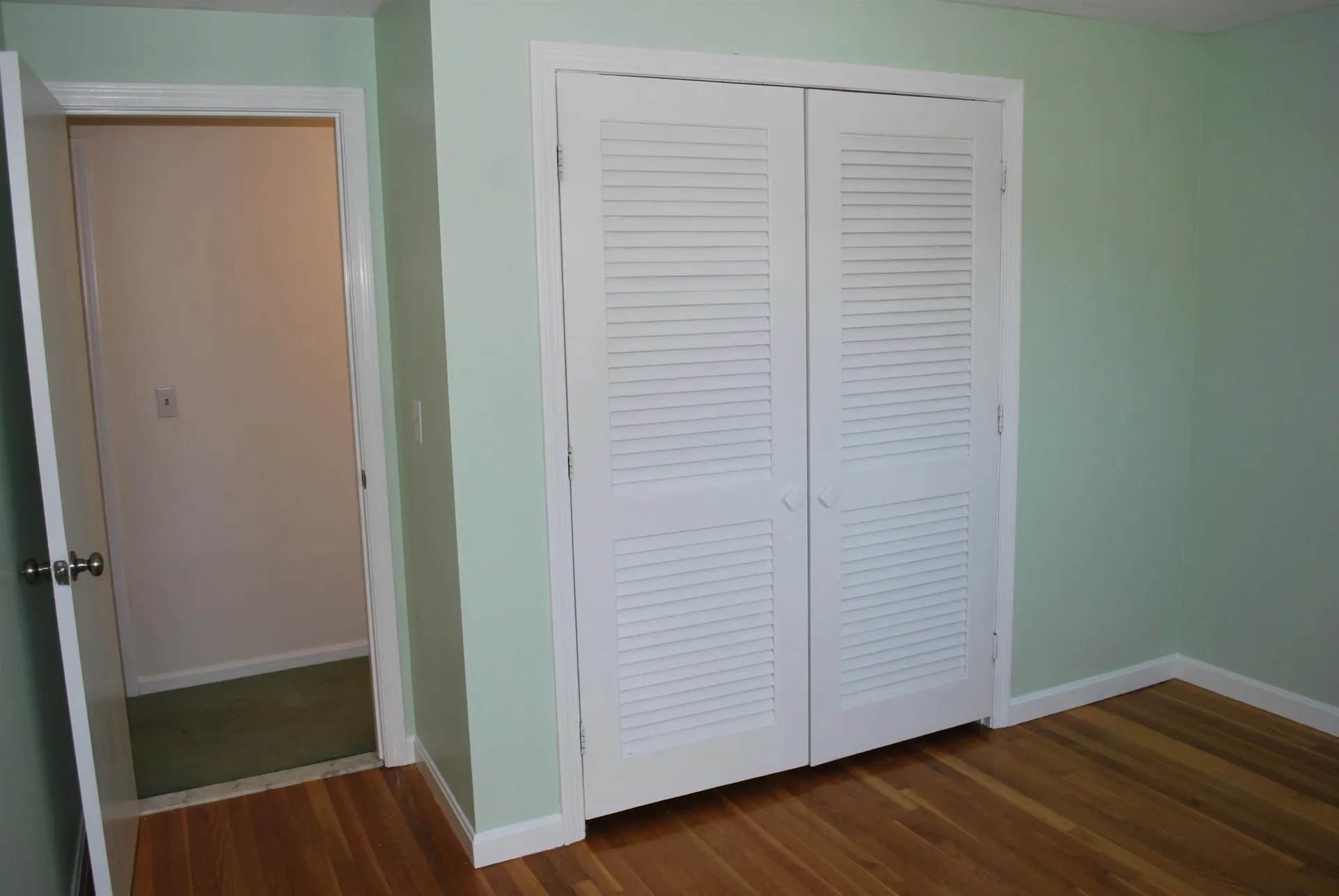 12 Oakdale Avenue Nashua NH 03062