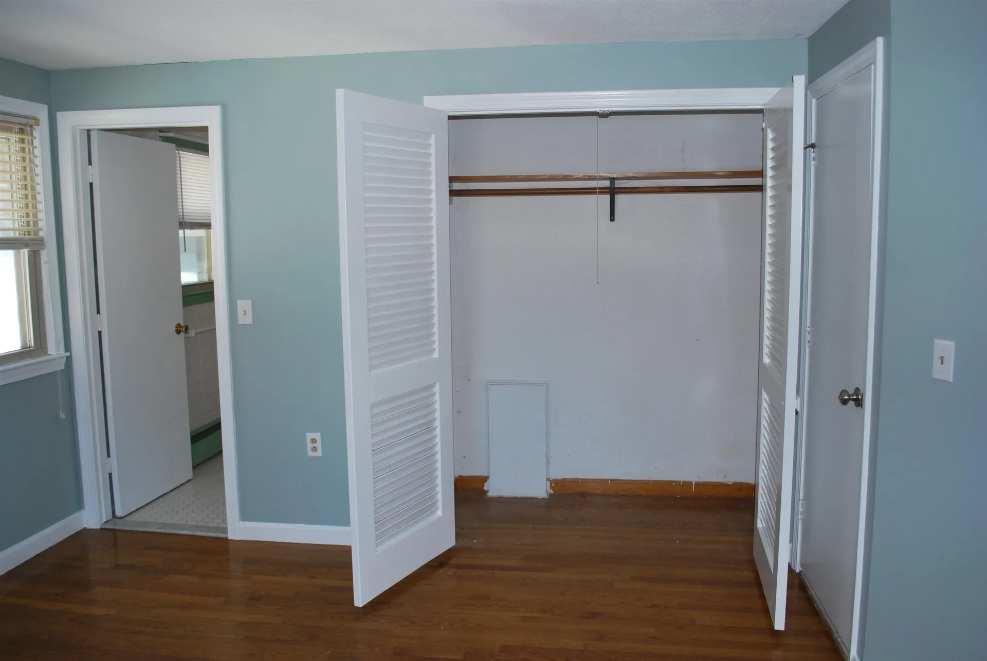 12 Oakdale Avenue Nashua NH 03062