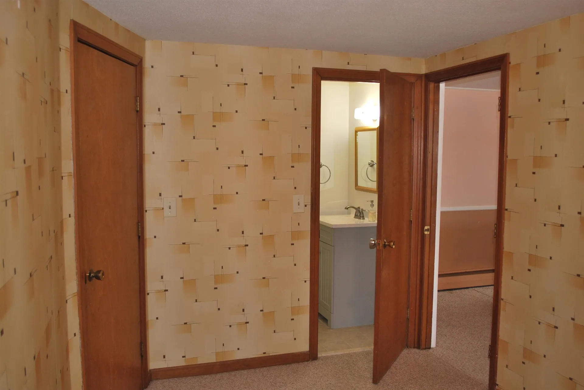 12 Oakdale Avenue Nashua NH 03062