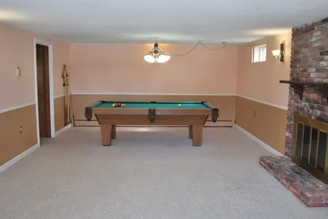 12 Oakdale Avenue Nashua NH 03062