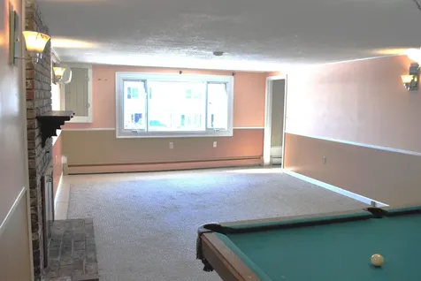 12 Oakdale Avenue Nashua NH 03062