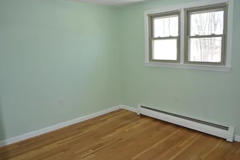 12 Oakdale Avenue Nashua NH 03062