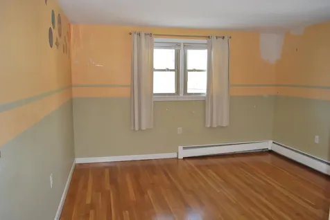 12 Oakdale Avenue Nashua NH 03062