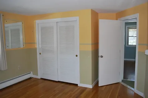 12 Oakdale Avenue Nashua NH 03062