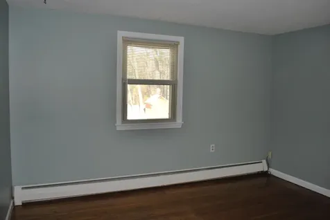 12 Oakdale Avenue Nashua NH 03062