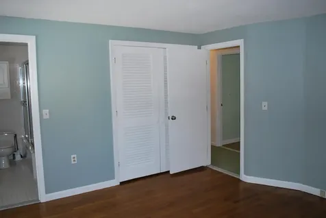 12 Oakdale Avenue Nashua NH 03062