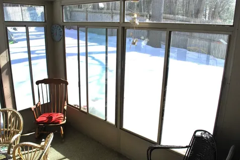 12 Oakdale Avenue Nashua NH 03062