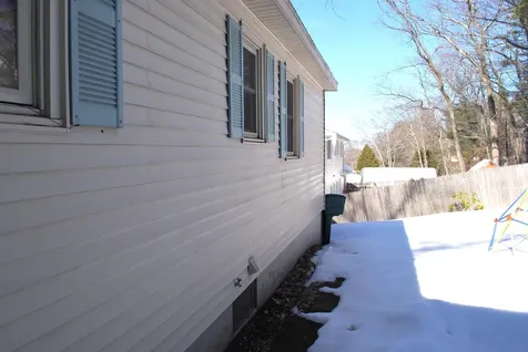 12 Oakdale Avenue Nashua NH 03062