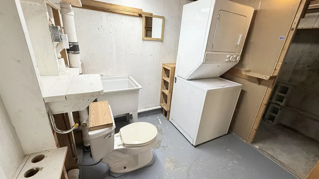 806 Vt Route 15 W Johnson VT 05656