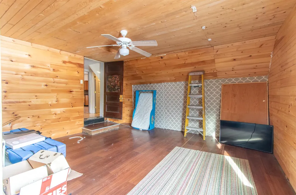 50 Maple Street Orleans VT 05860