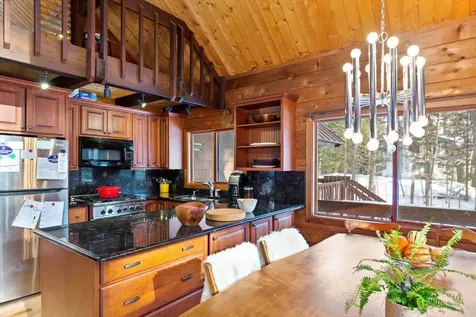 33 Strattonwald Road Winhall VT 05340