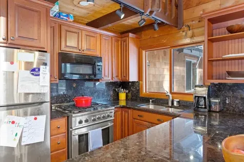 33 Strattonwald Road Winhall VT 05340