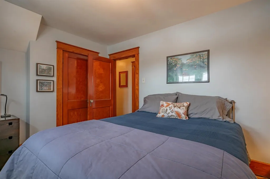 11 Pine Hill Avenue Nashua NH 03064