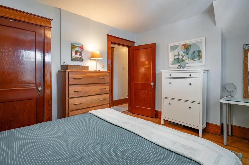 11 Pine Hill Avenue Nashua NH 03064