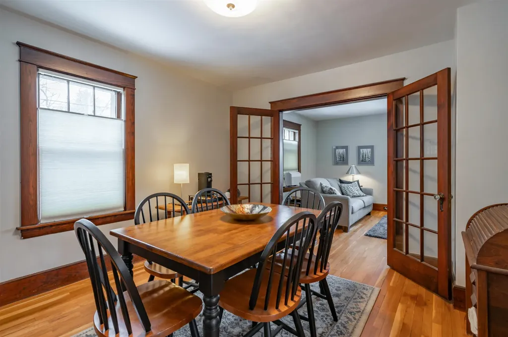 11 Pine Hill Avenue Nashua NH 03064