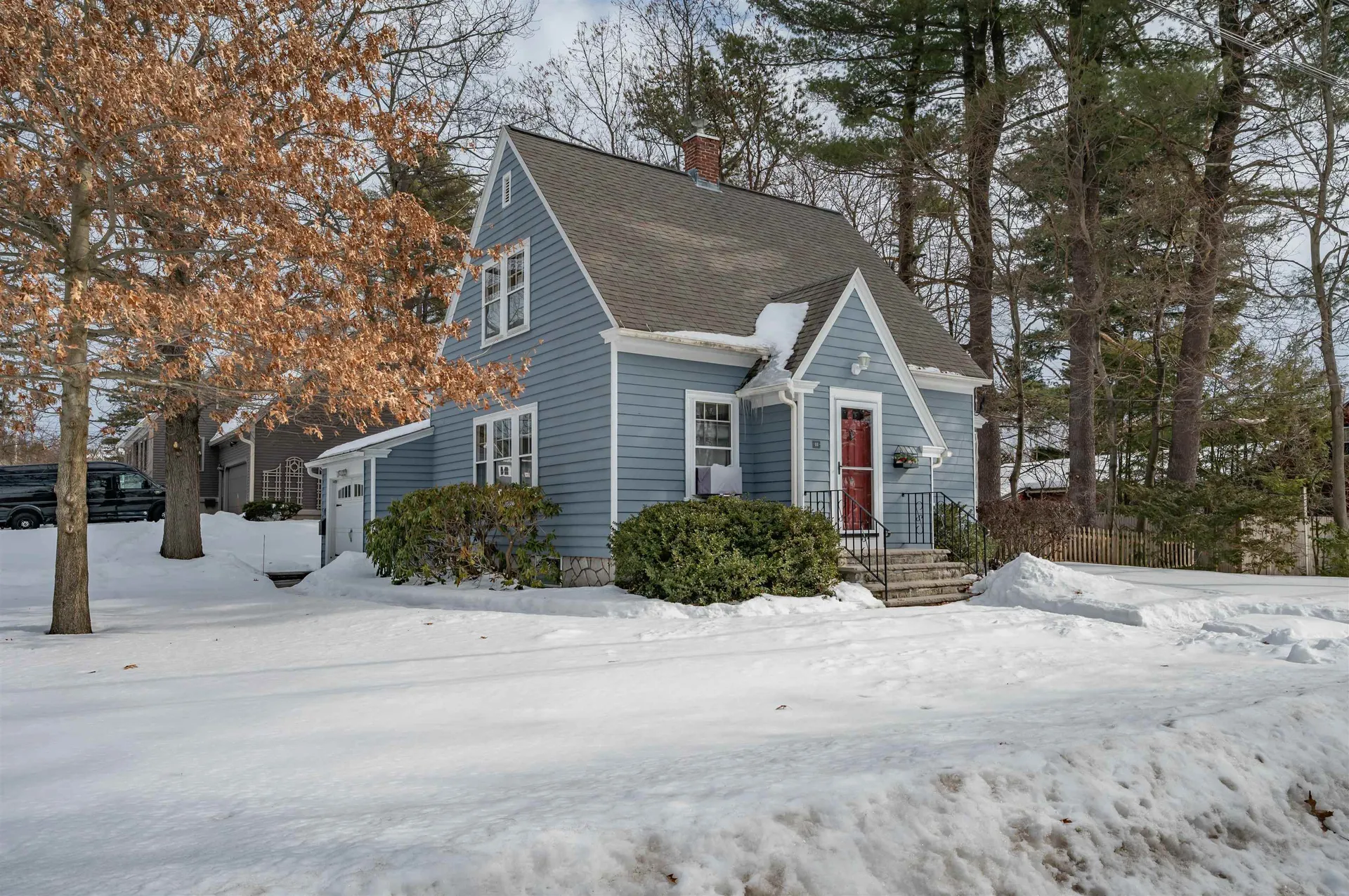 11 Pine Hill Avenue Nashua NH 03064