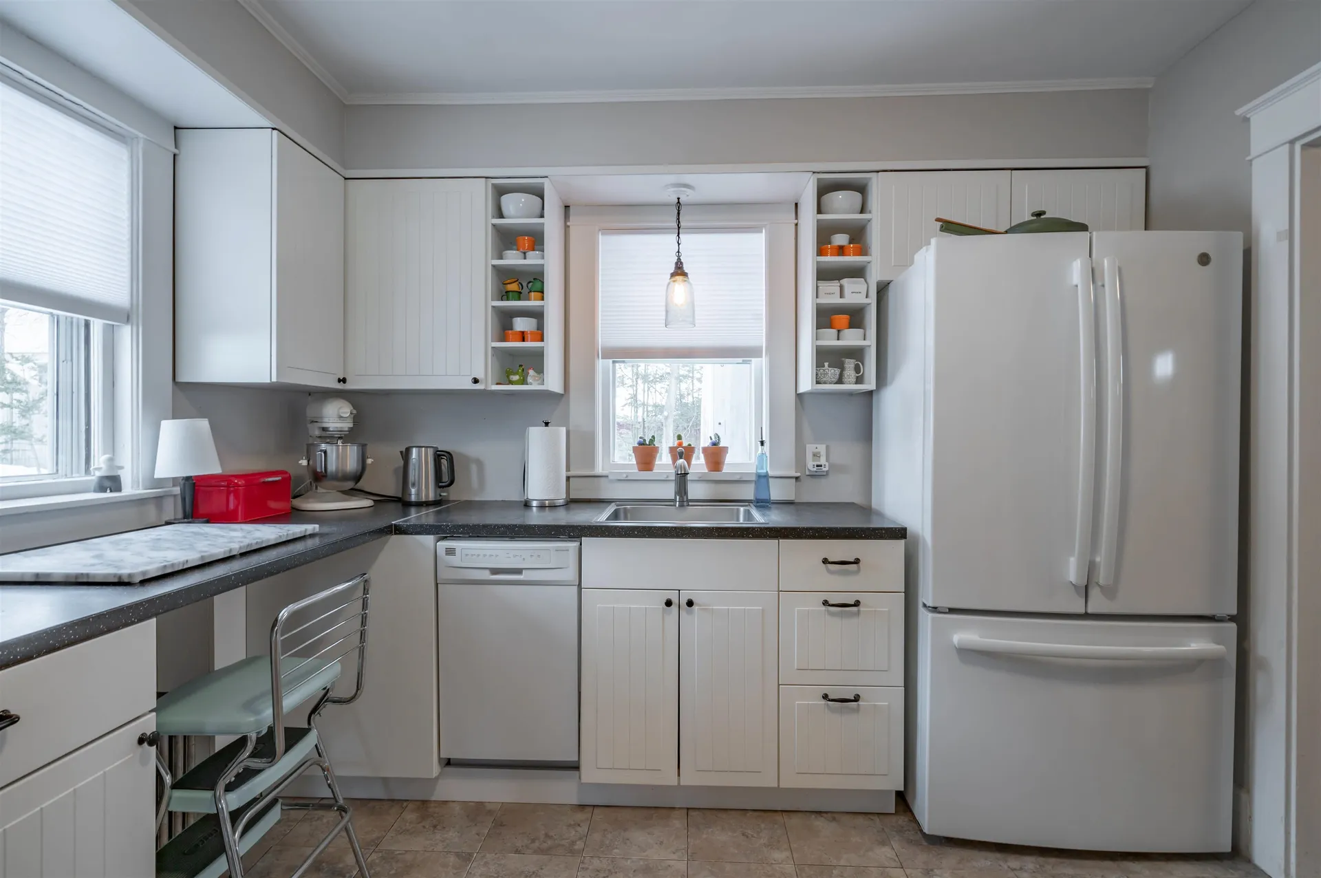 11 Pine Hill Avenue Nashua NH 03064