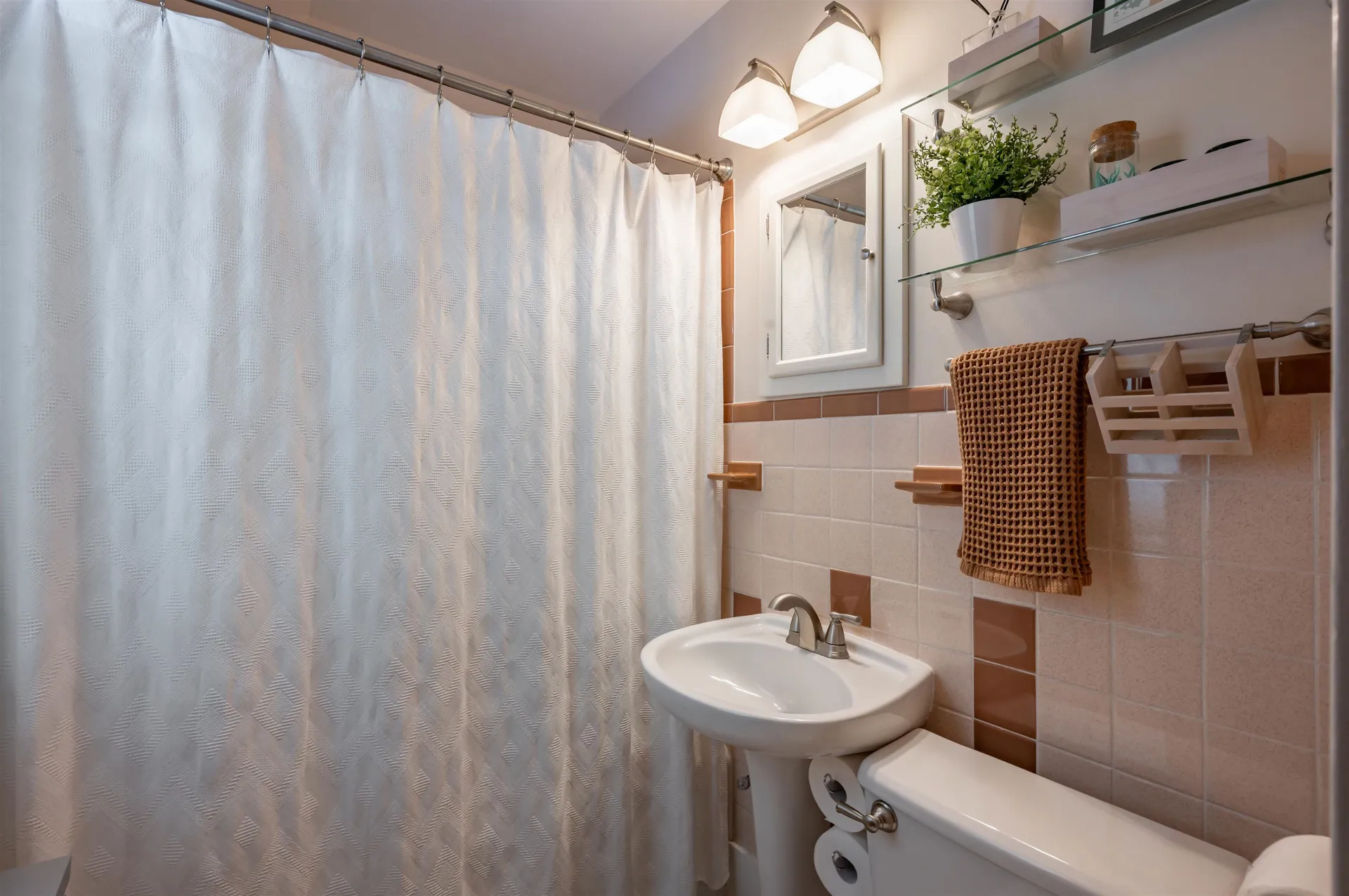 11 Pine Hill Avenue Nashua NH 03064