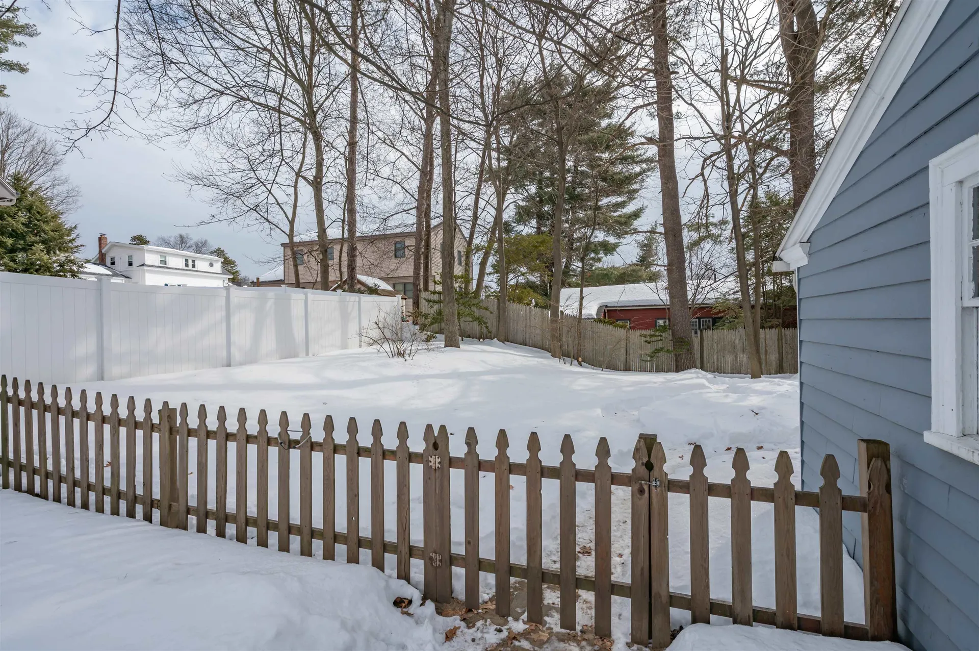 11 Pine Hill Avenue Nashua NH 03064