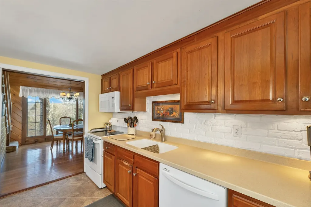 334 Fox Road Madison NH 03849