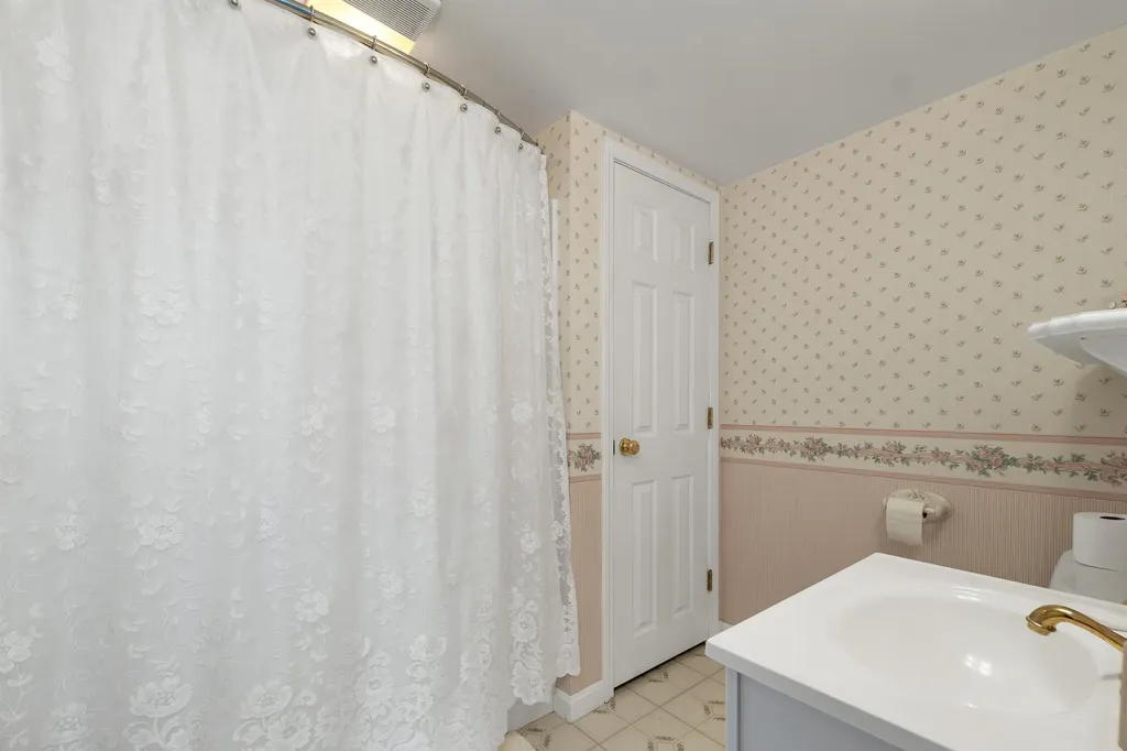 334 Fox Road Madison NH 03849