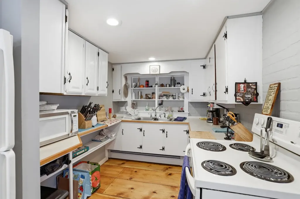 25 Pepperell Road Brookline NH 03033