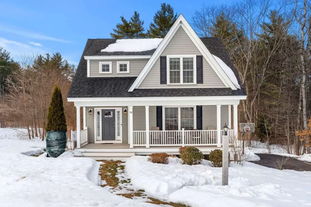 38 Wentworth Street Rollinsford NH 03869