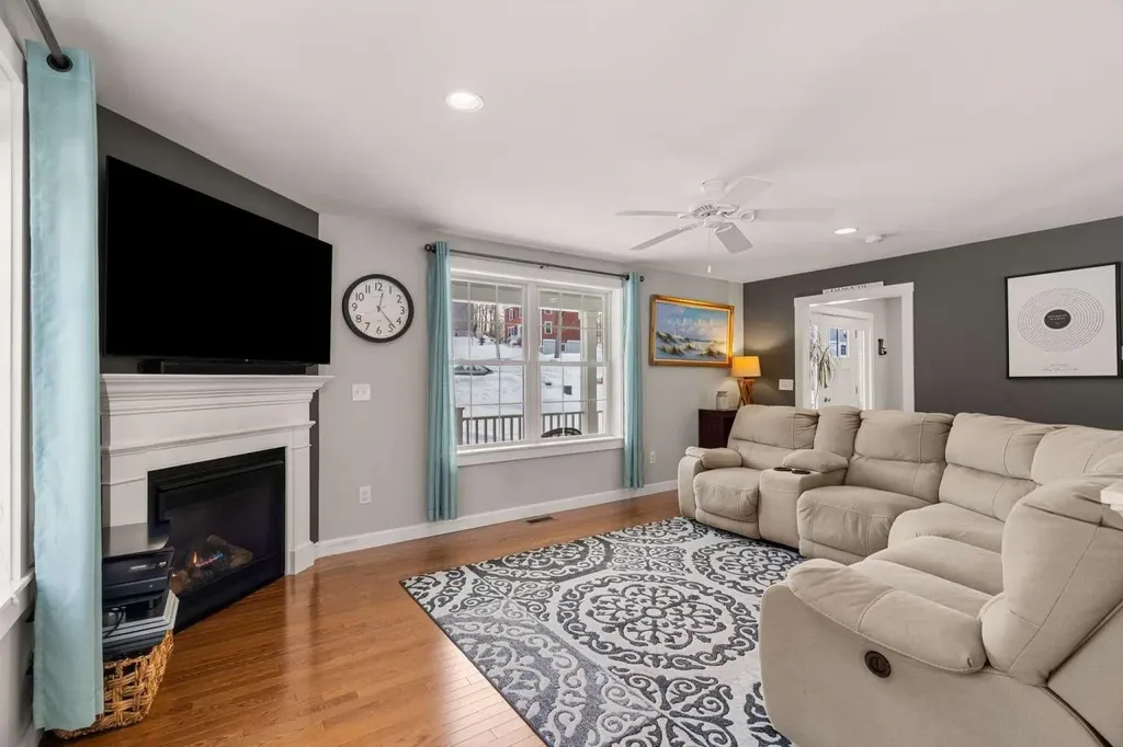 38 Wentworth Street Rollinsford NH 03869