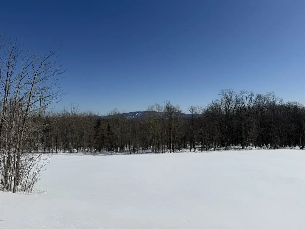 00 Vt Route 11 Peru VT 05152