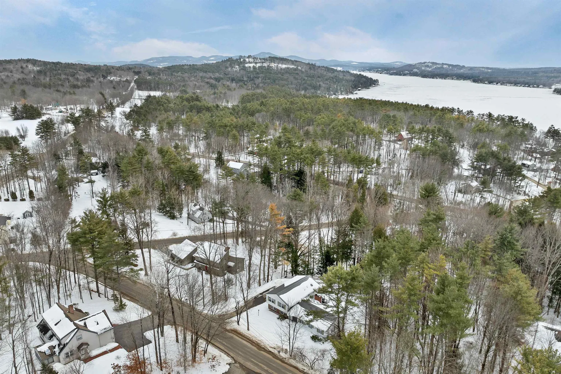 53 Oak Knoll Road Meredith NH 03253