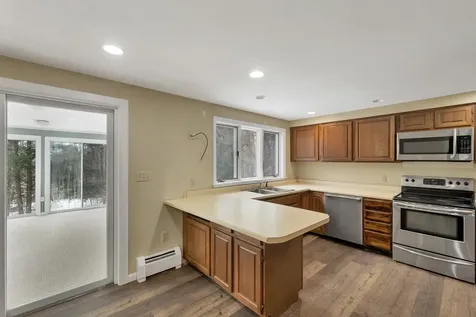 53 Oak Knoll Road Meredith NH 03253