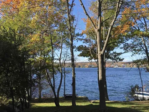 53 Oak Knoll Road Meredith NH 03253