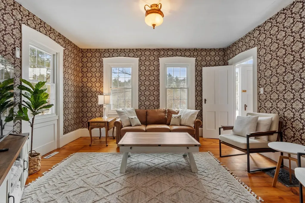 196 South Road Swanzey NH 03446