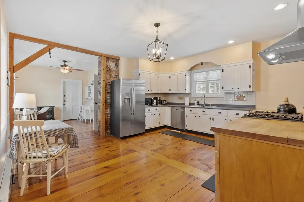 196 South Road Swanzey NH 03446