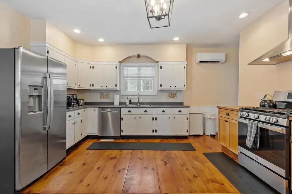 196 South Road Swanzey NH 03446