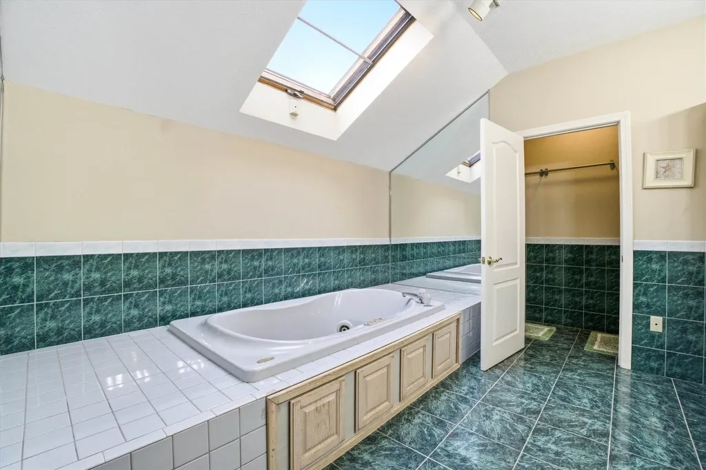 47 Drew Woods Drive Derry NH 03038