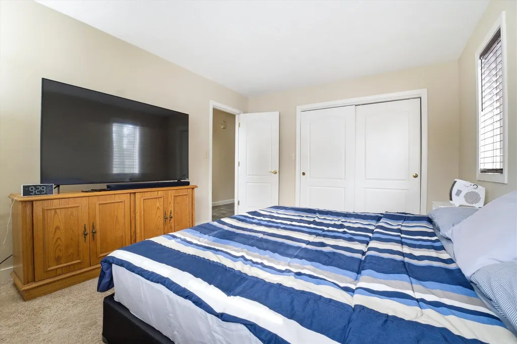 47 Drew Woods Drive Derry NH 03038