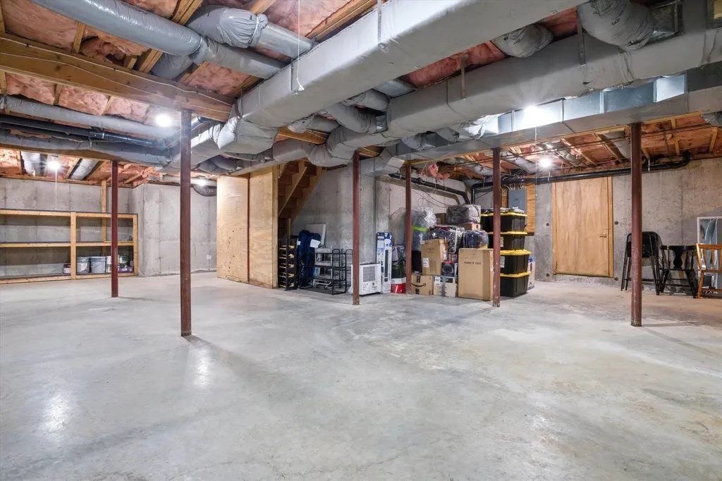 47 Drew Woods Drive Derry NH 03038