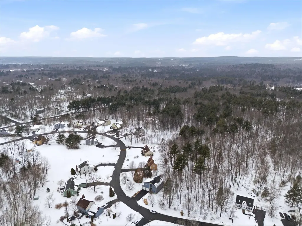 47 Drew Woods Drive Derry NH 03038