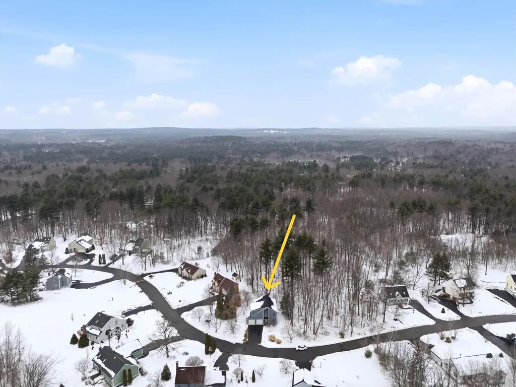 47 Drew Woods Drive Derry NH 03038