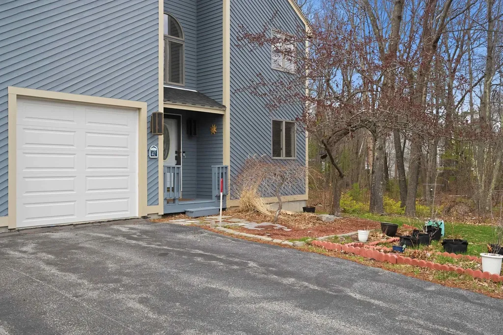 47 Drew Woods Drive Derry NH 03038