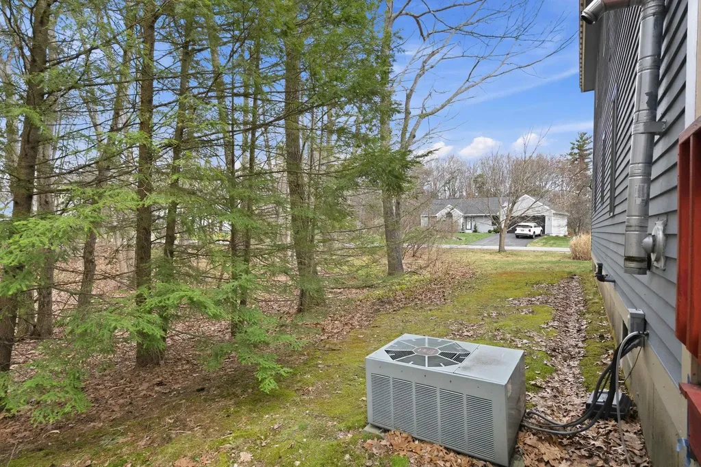 47 Drew Woods Drive Derry NH 03038