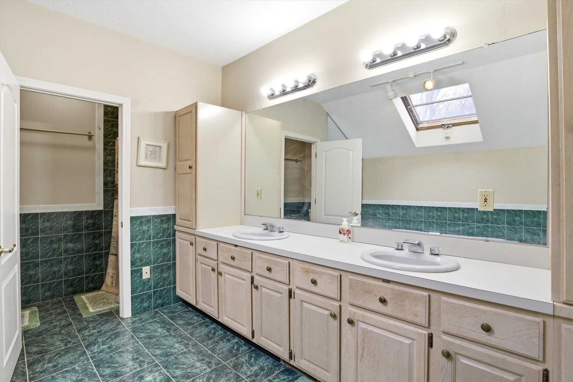 47 Drew Woods Drive Derry NH 03038