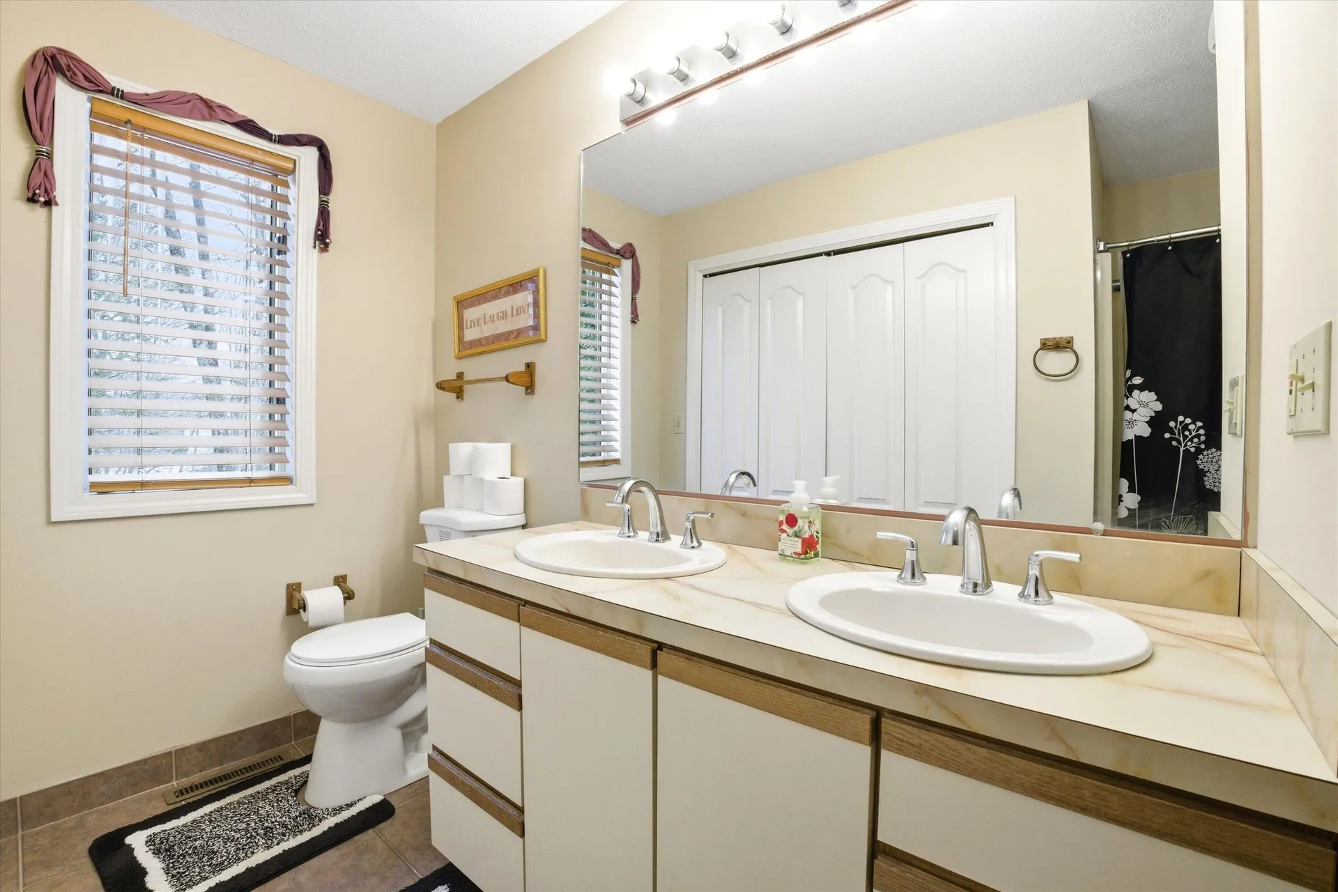 47 Drew Woods Drive Derry NH 03038